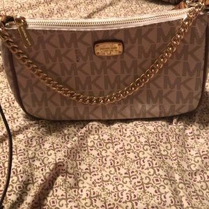 Michael kors handbag brand new never used it